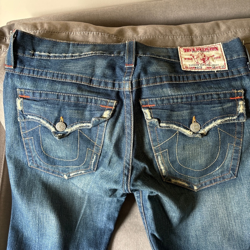 TRUE RELIGION MENS JEANS SIZE 34x33